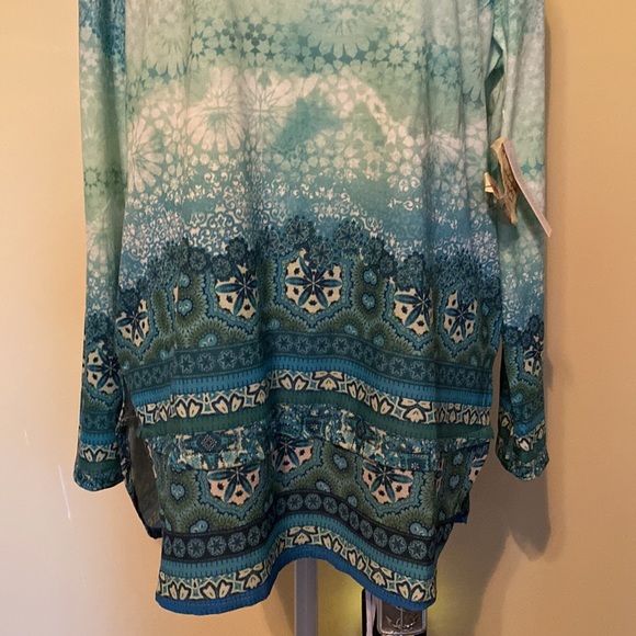 One World top - Picture 3 of 15